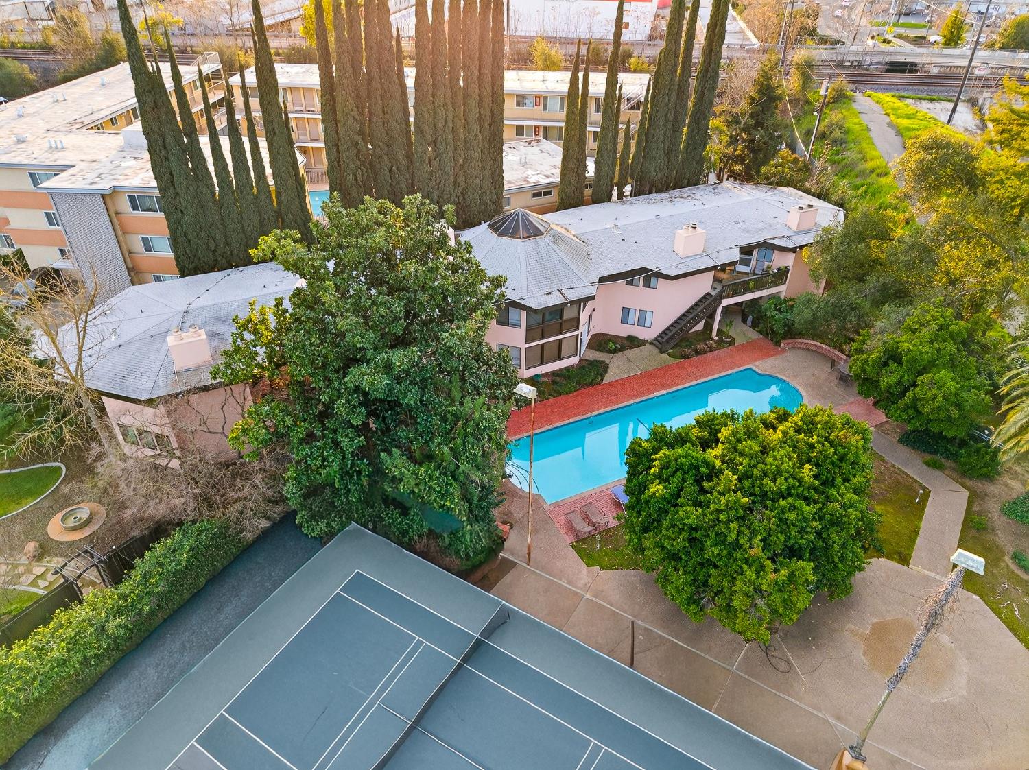 5911 Newman Court 7