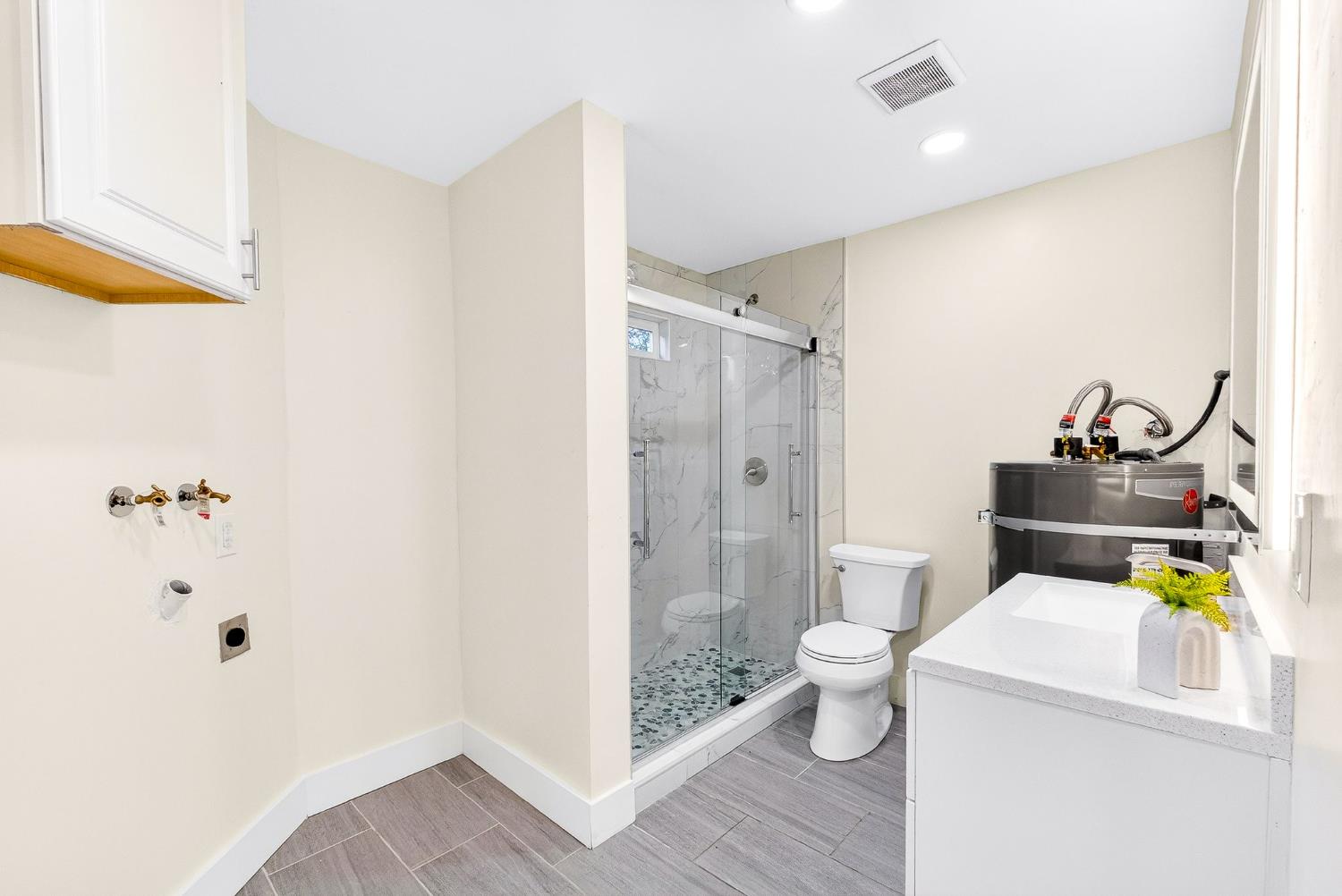 5911 Newman Court 7