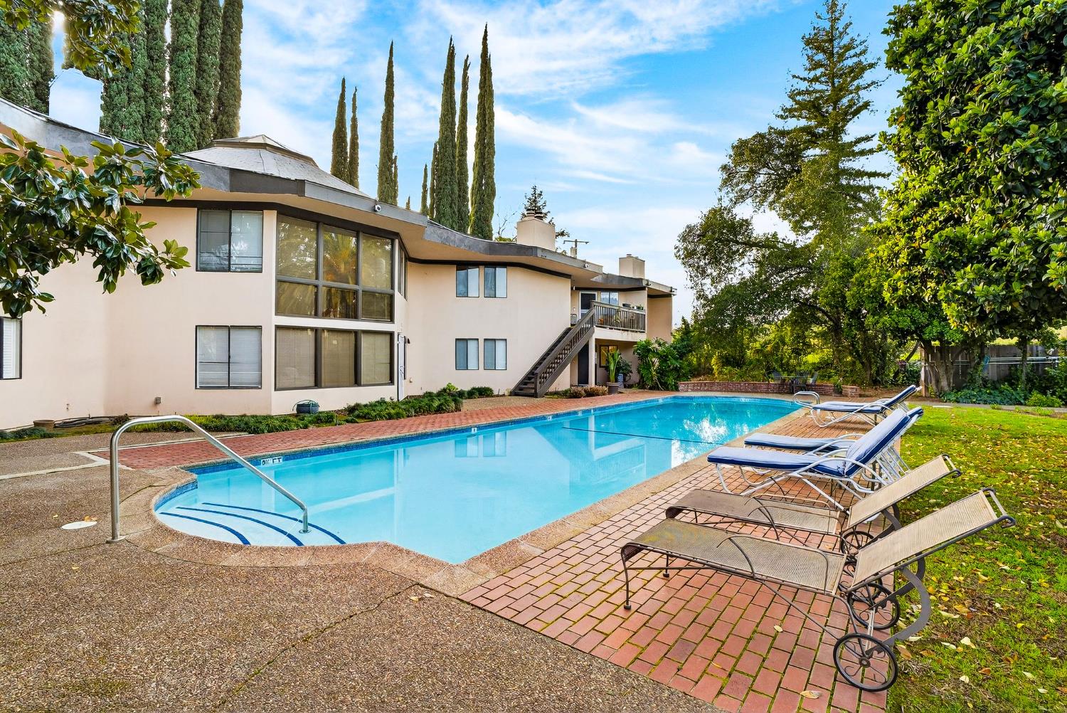 5911 Newman Court 7