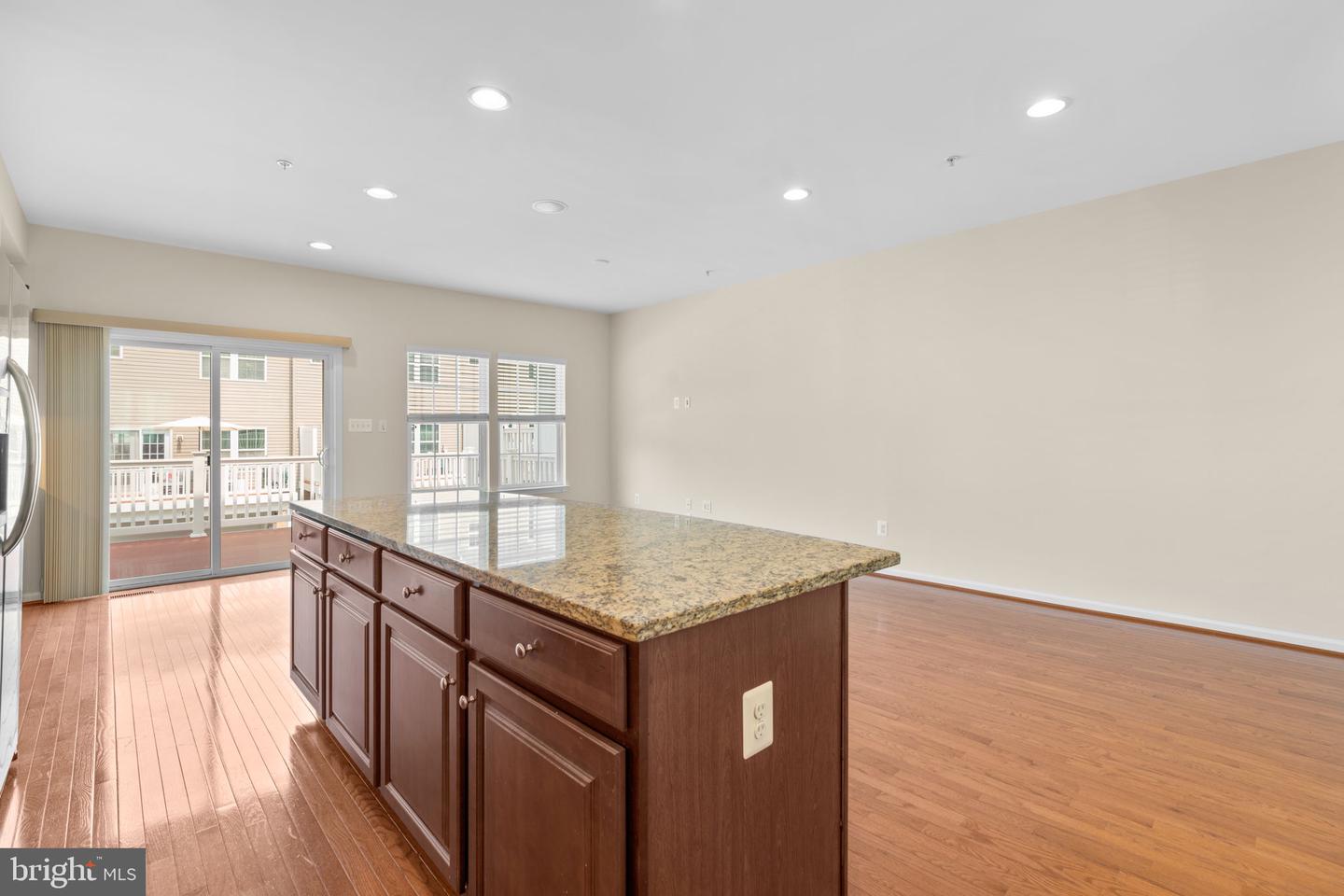 1602 SCARLET OAK COURT