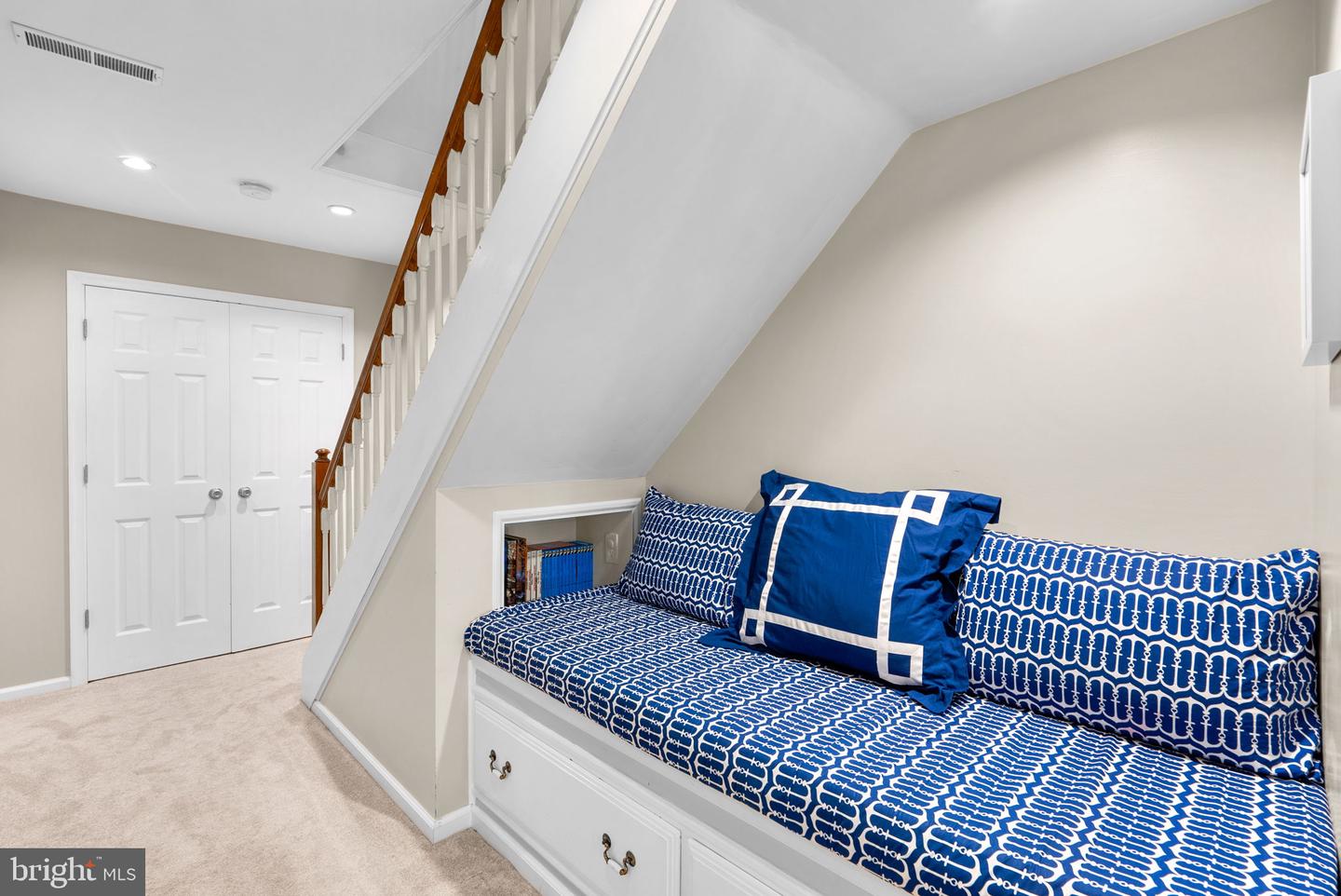 524 BAY DALE COURT
