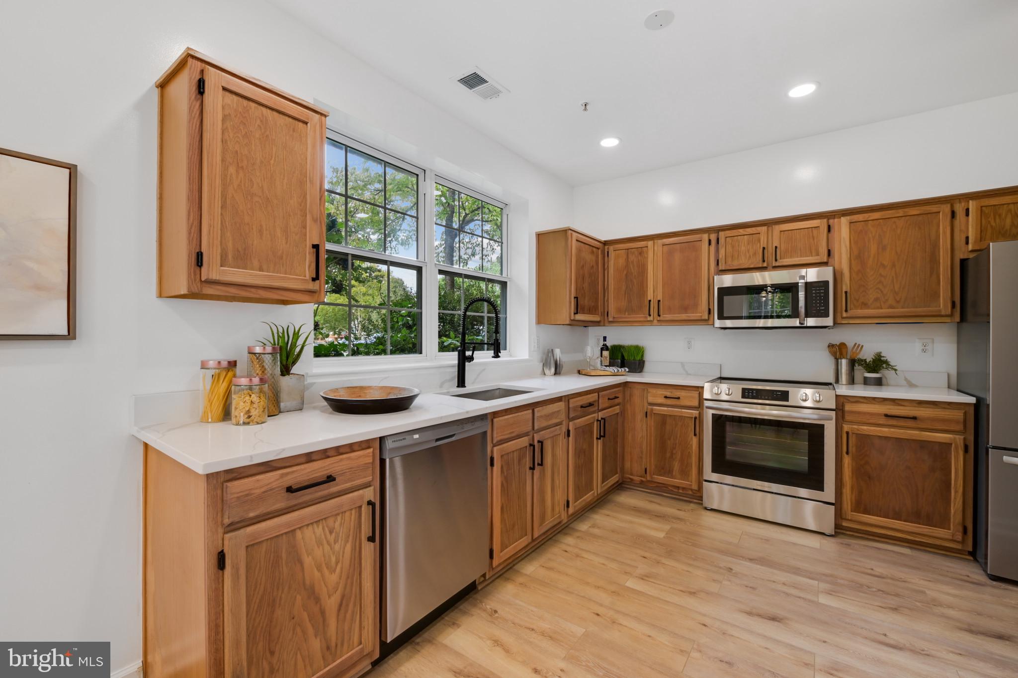 1137 Simsbury COURT NE Unit: 50C