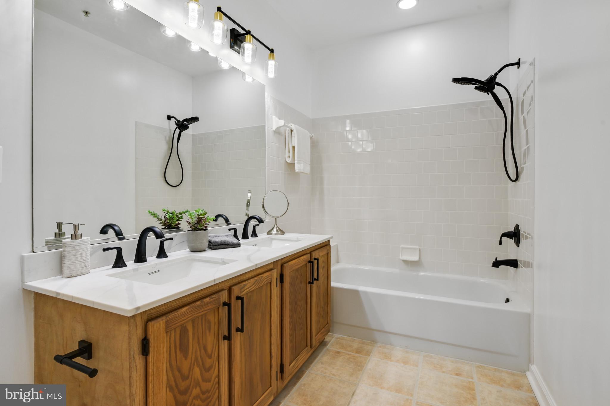 1137 Simsbury COURT NE Unit: 50C