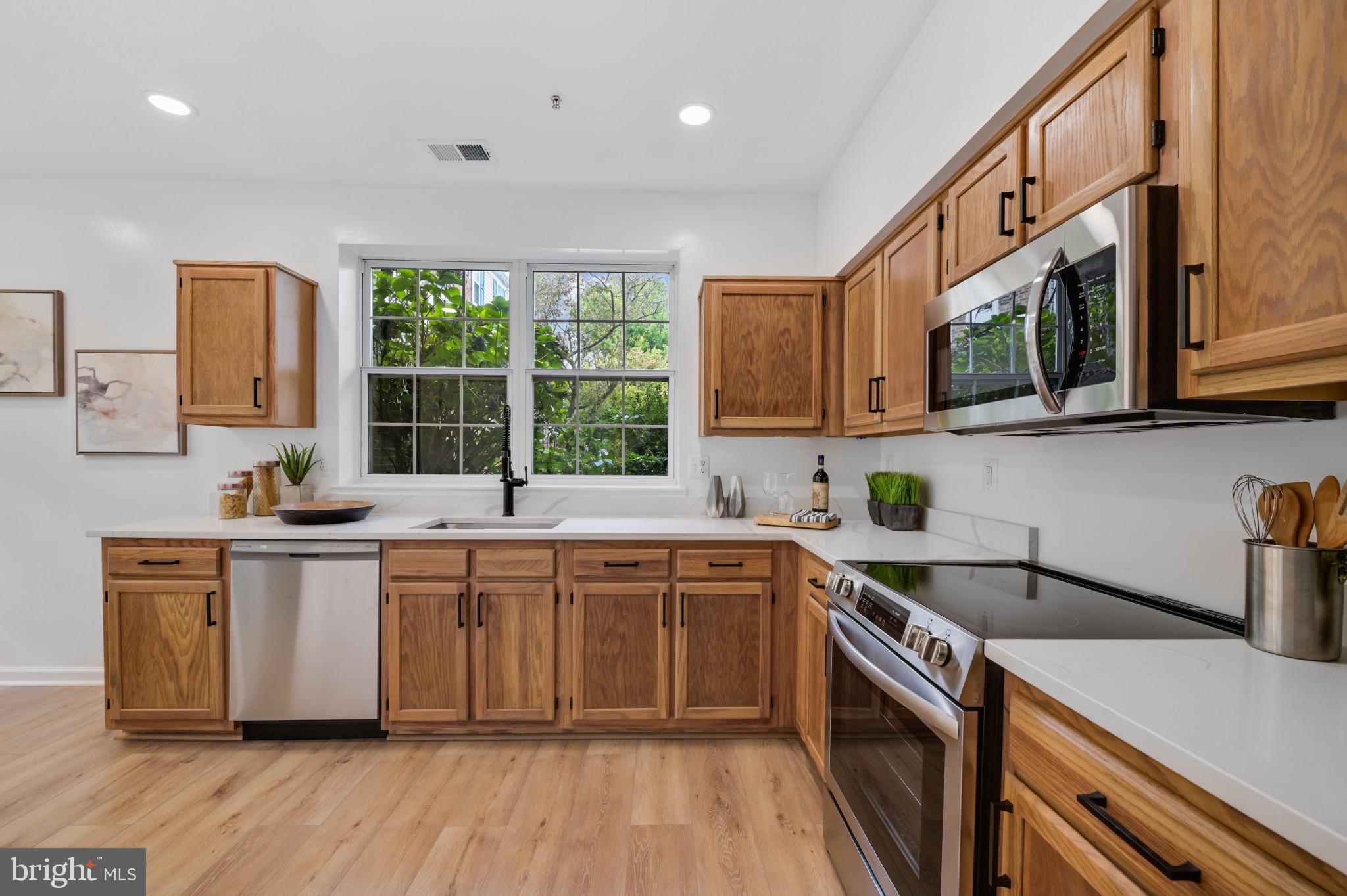 1137 Simsbury COURT NE Unit: 50C