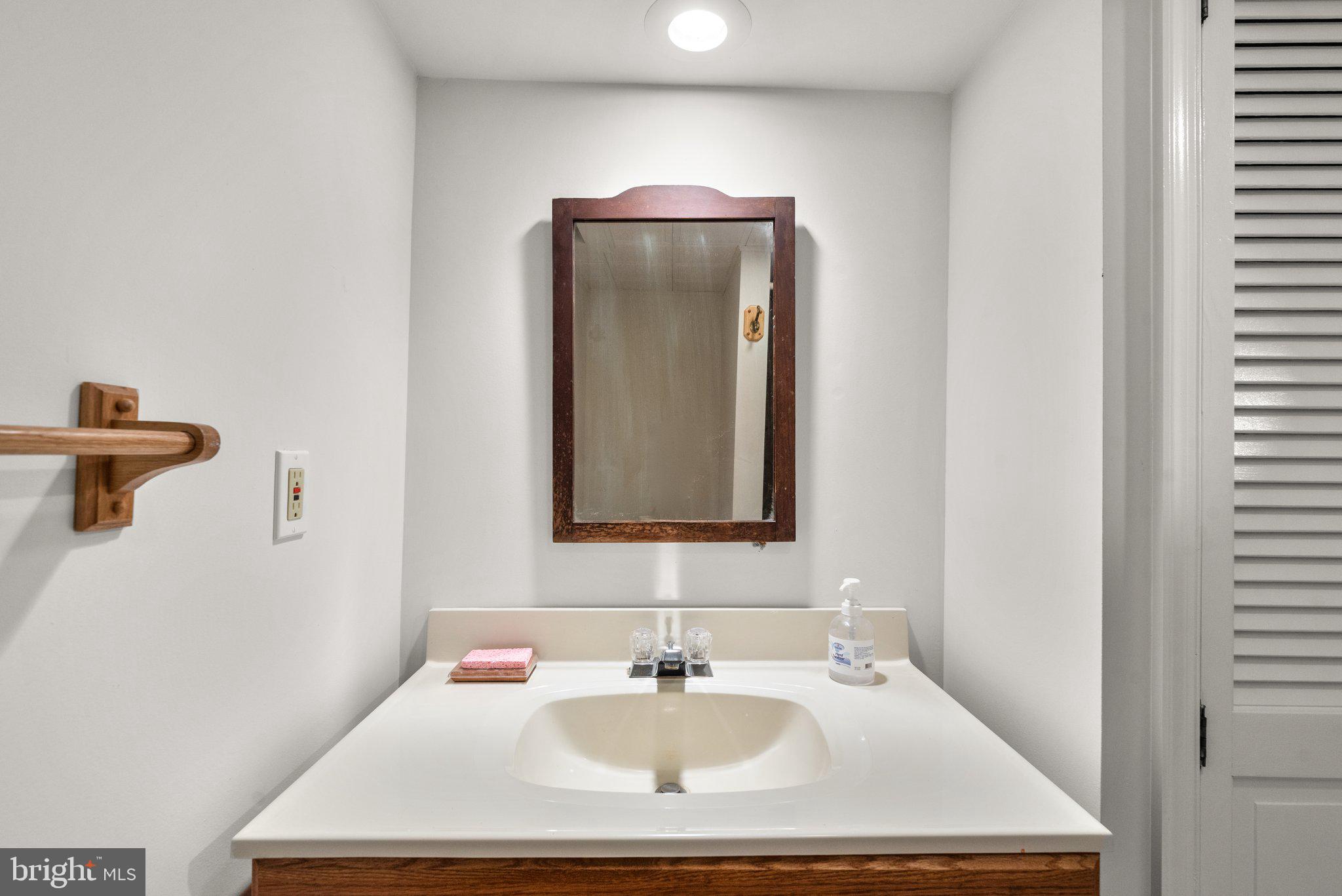 1177 W Mahogany LANE