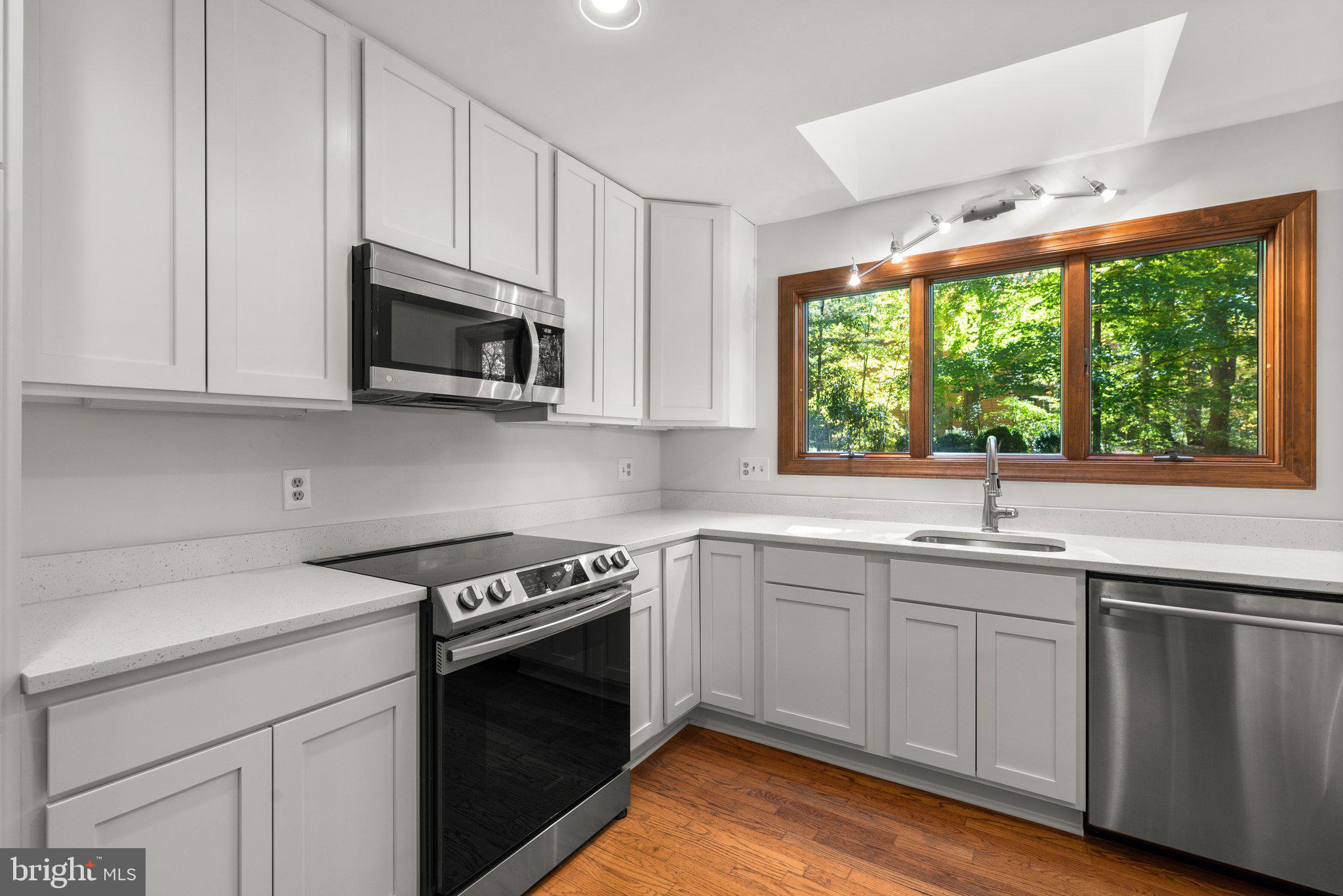 1177 W Mahogany LANE