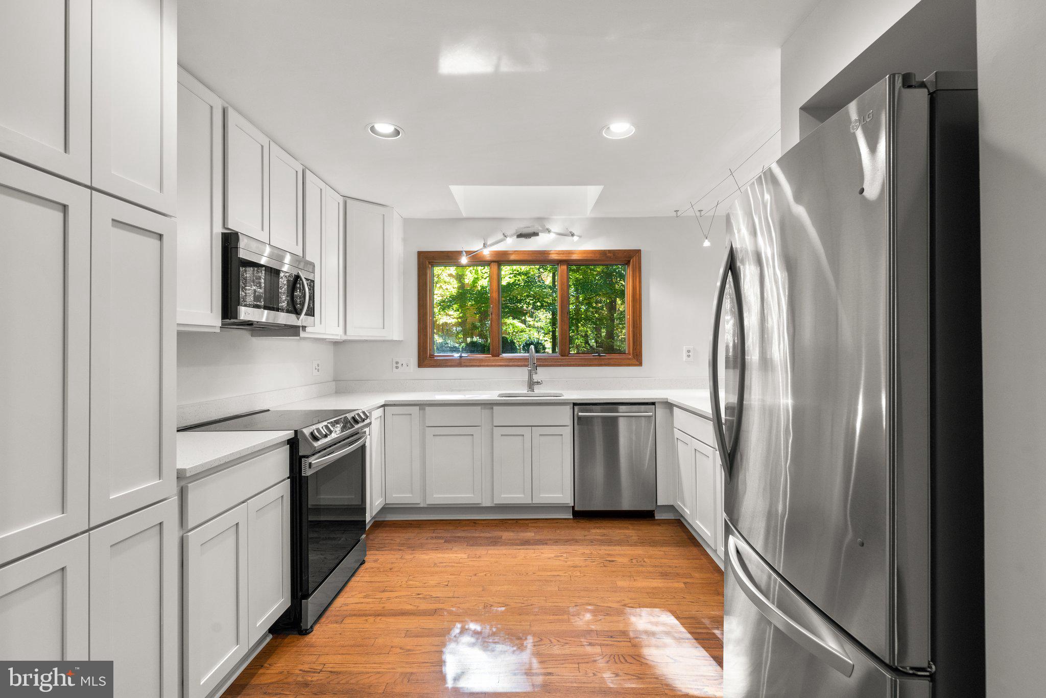 1177 W Mahogany LANE