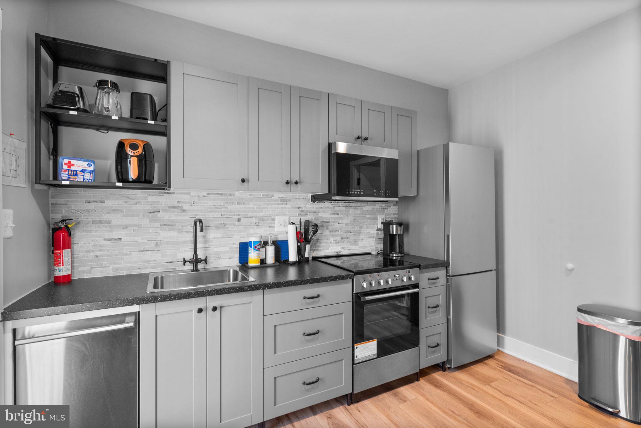 404 Kathe COURT Unit: B