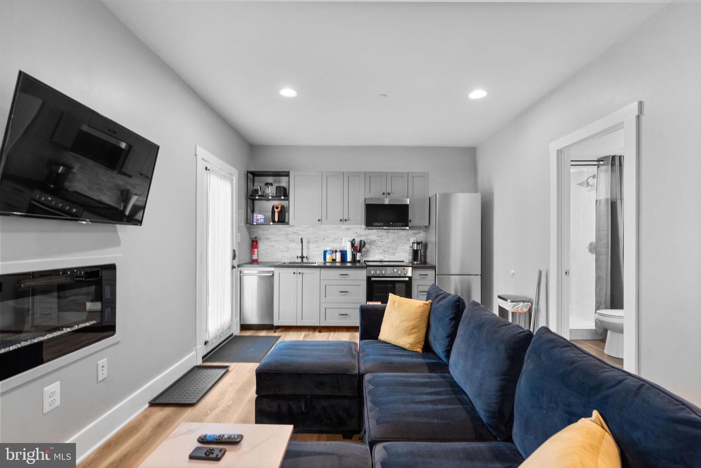 404 Kathe COURT Unit: B