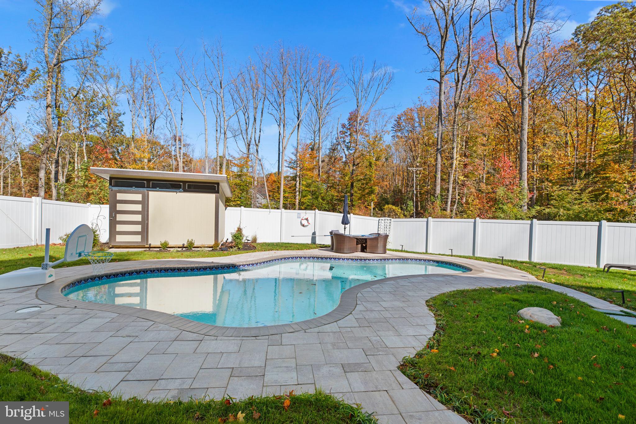 404 Kathe COURT Unit: B