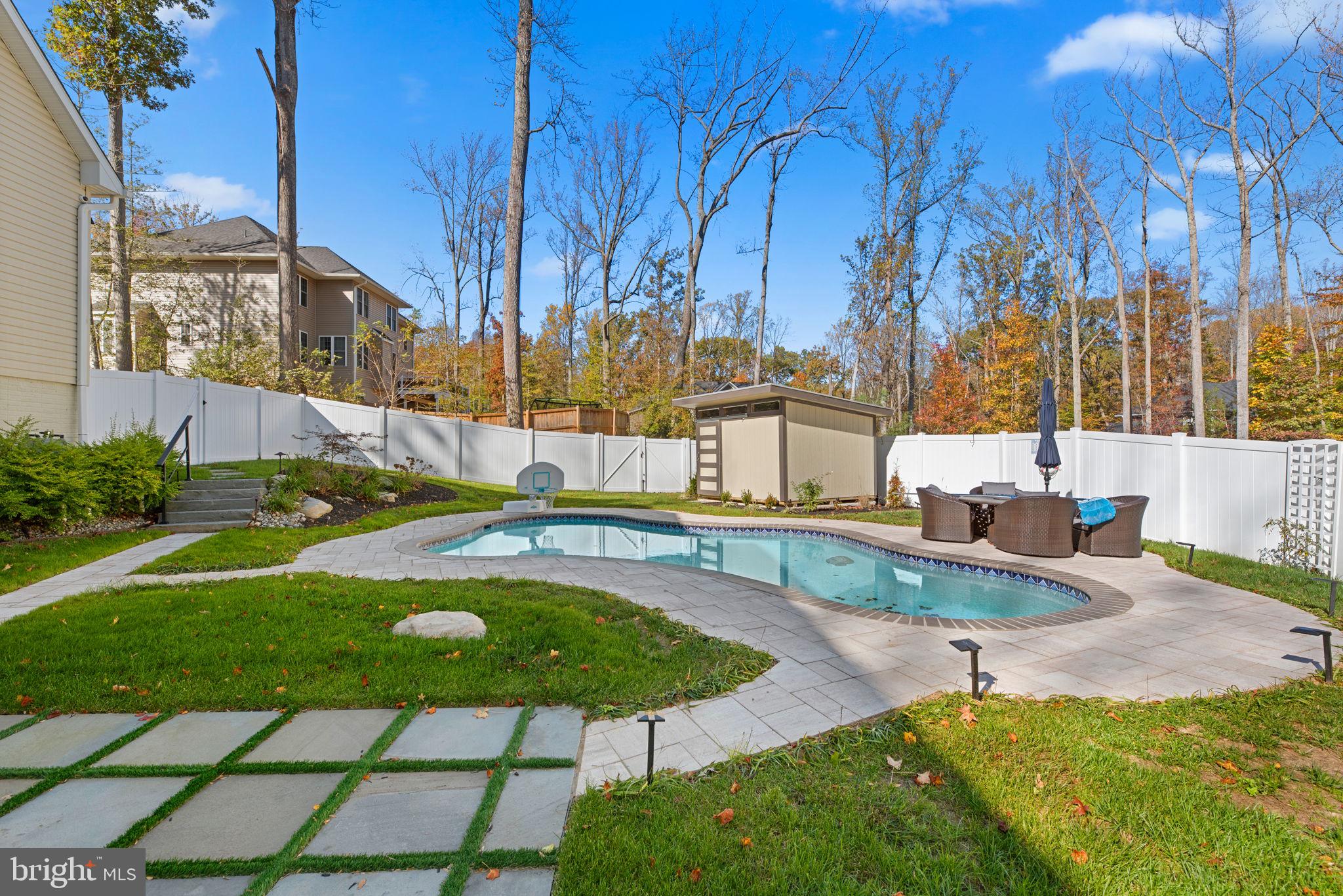 404 Kathe COURT Unit: B