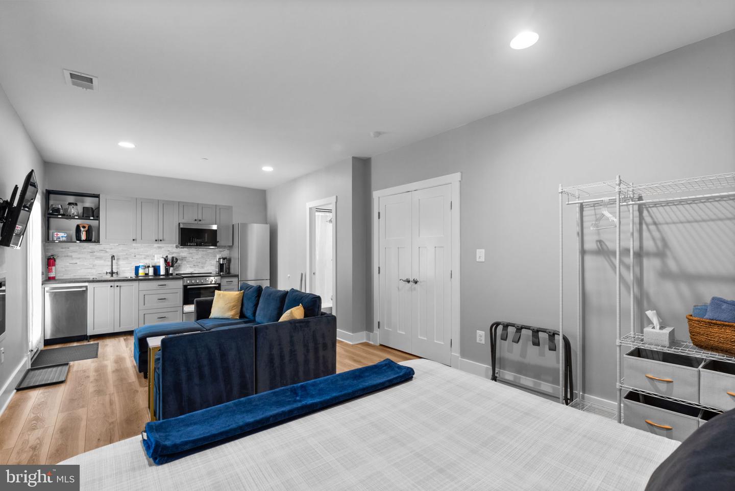404 Kathe COURT Unit: B