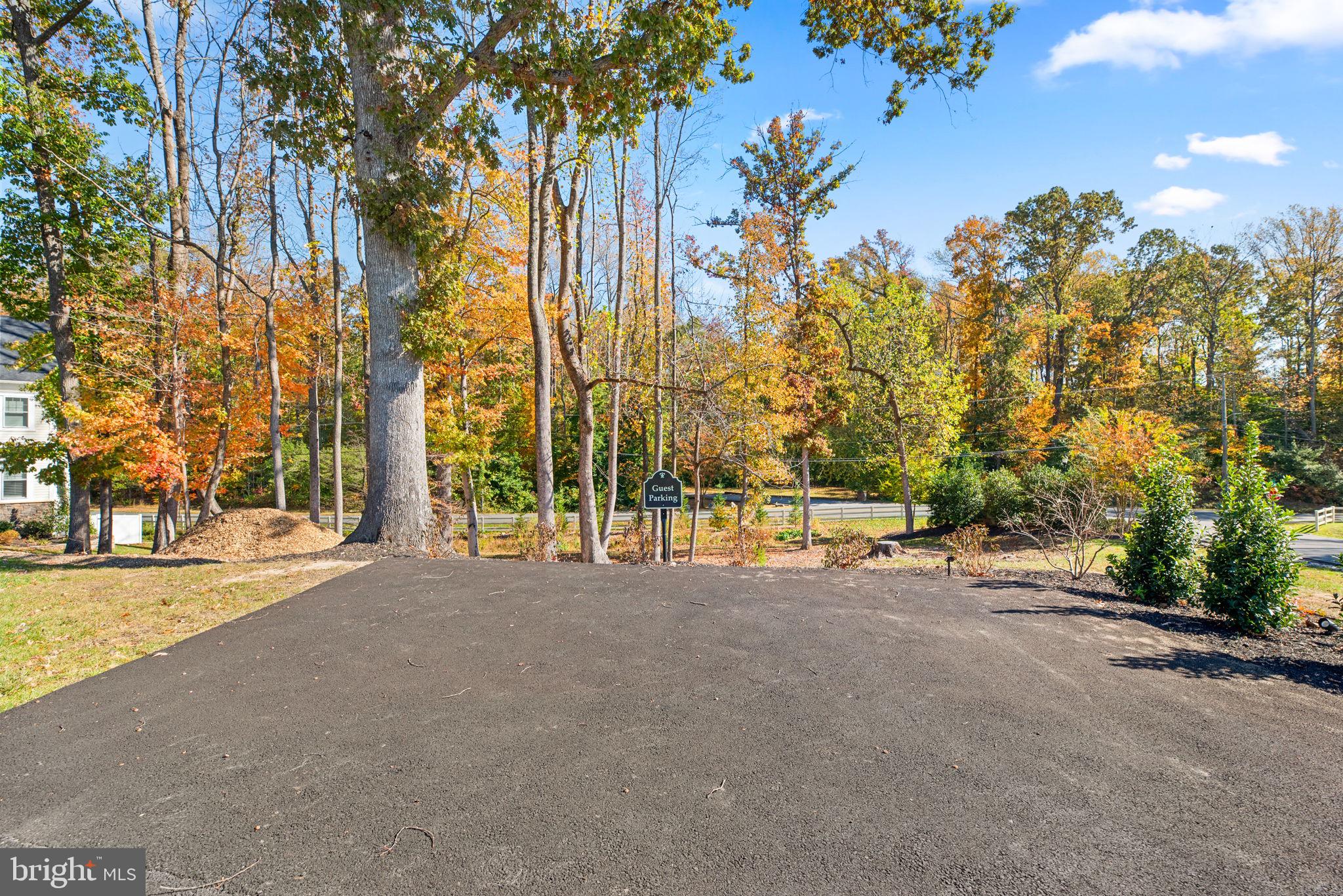 404 Kathe COURT Unit: B