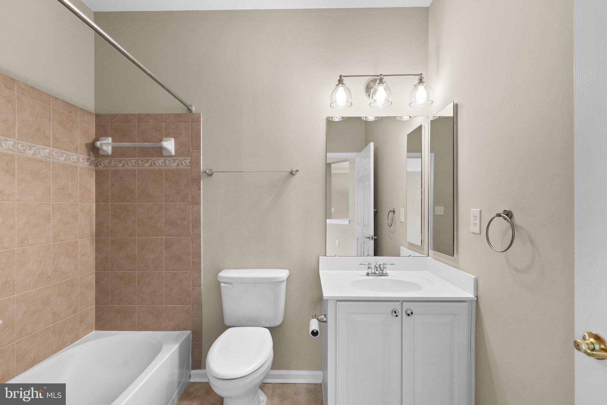 2604 Clarion Ct #302