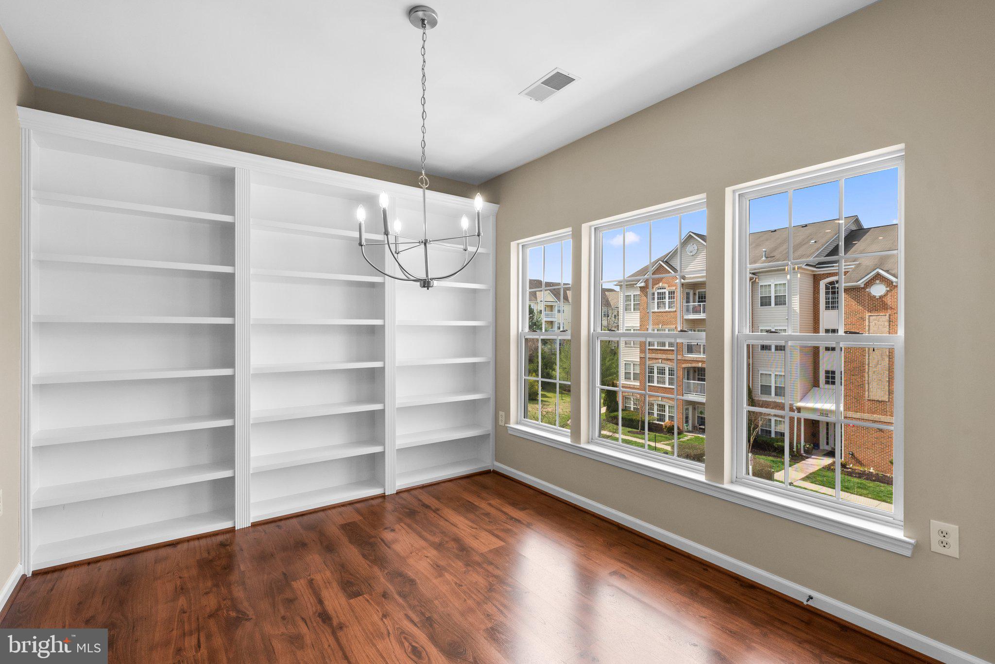 2604 Clarion Ct #302