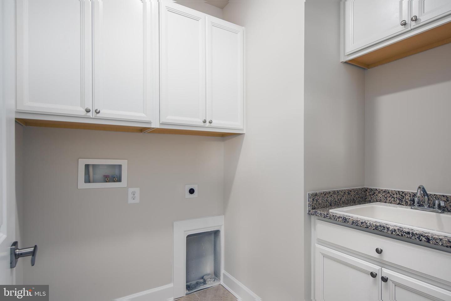 1231 Oleander Way