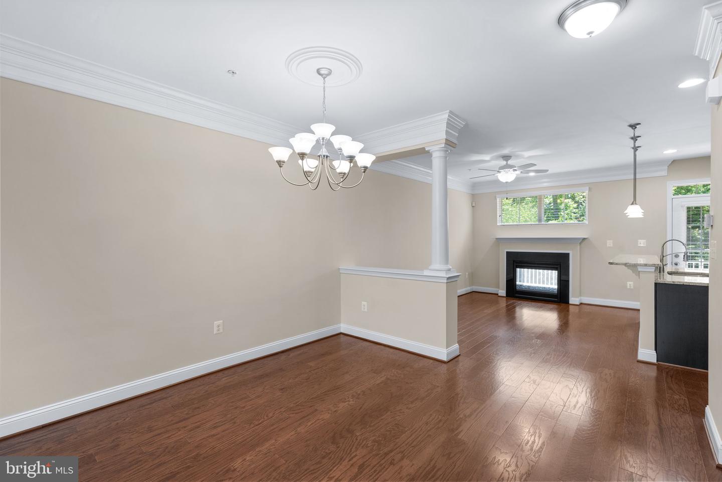 205 Vanguard Ln
