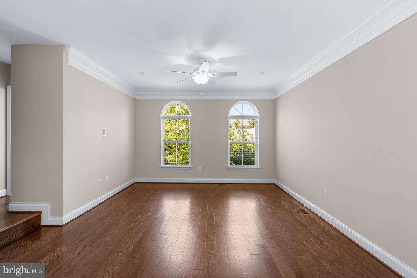 205 Vanguard Ln