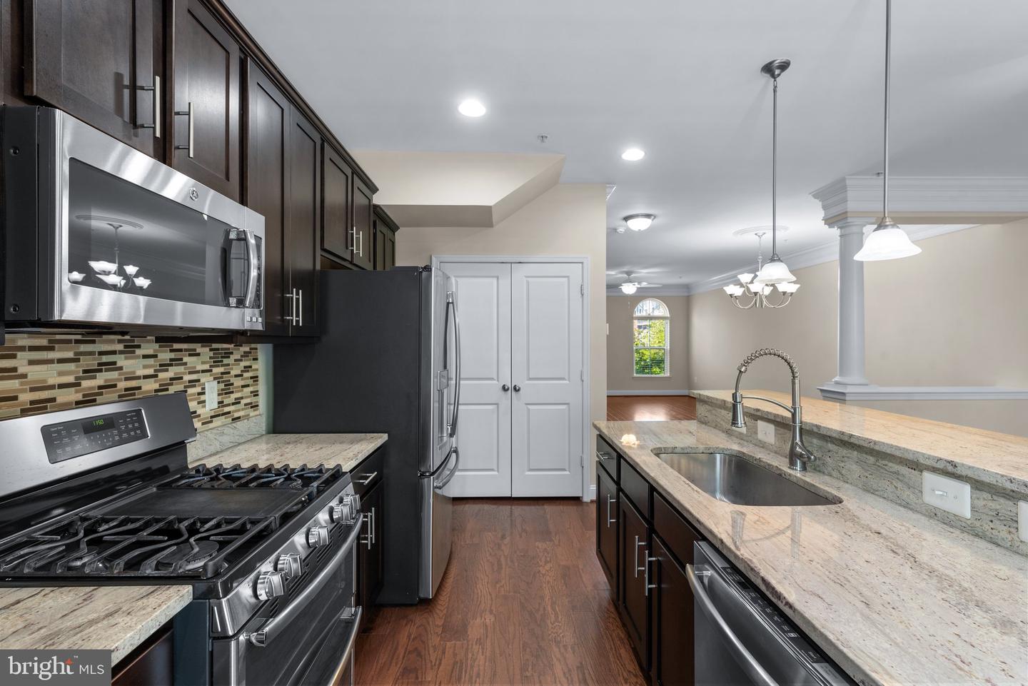 205 Vanguard Ln