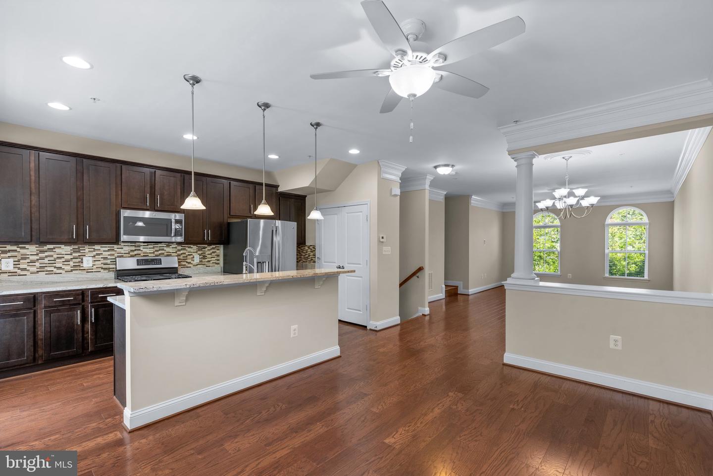 205 Vanguard Ln