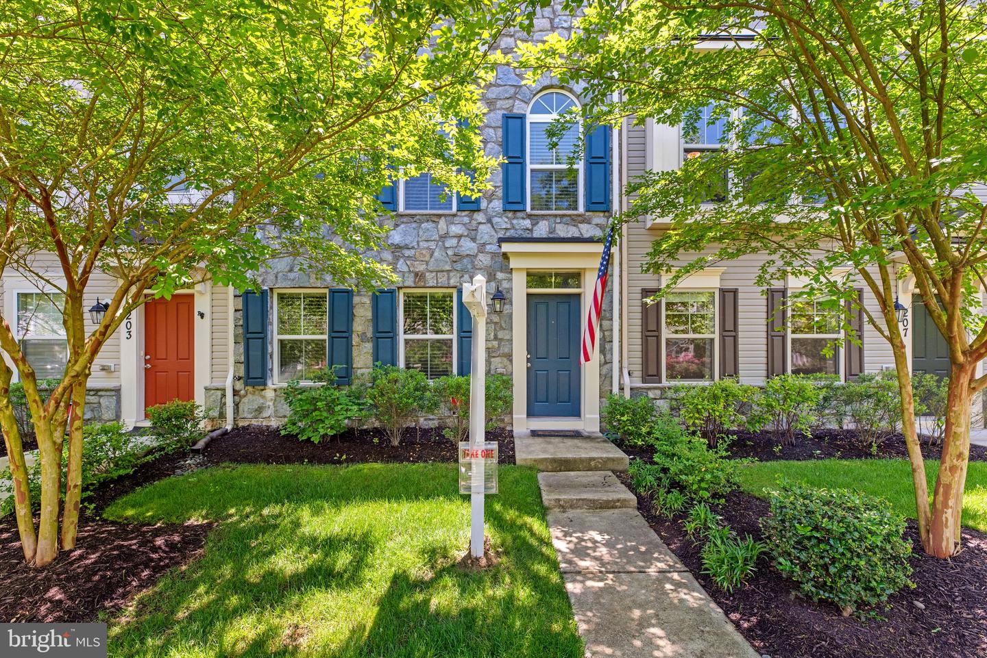 205 Vanguard Ln