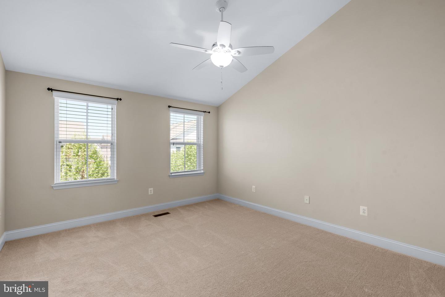 205 Vanguard Ln