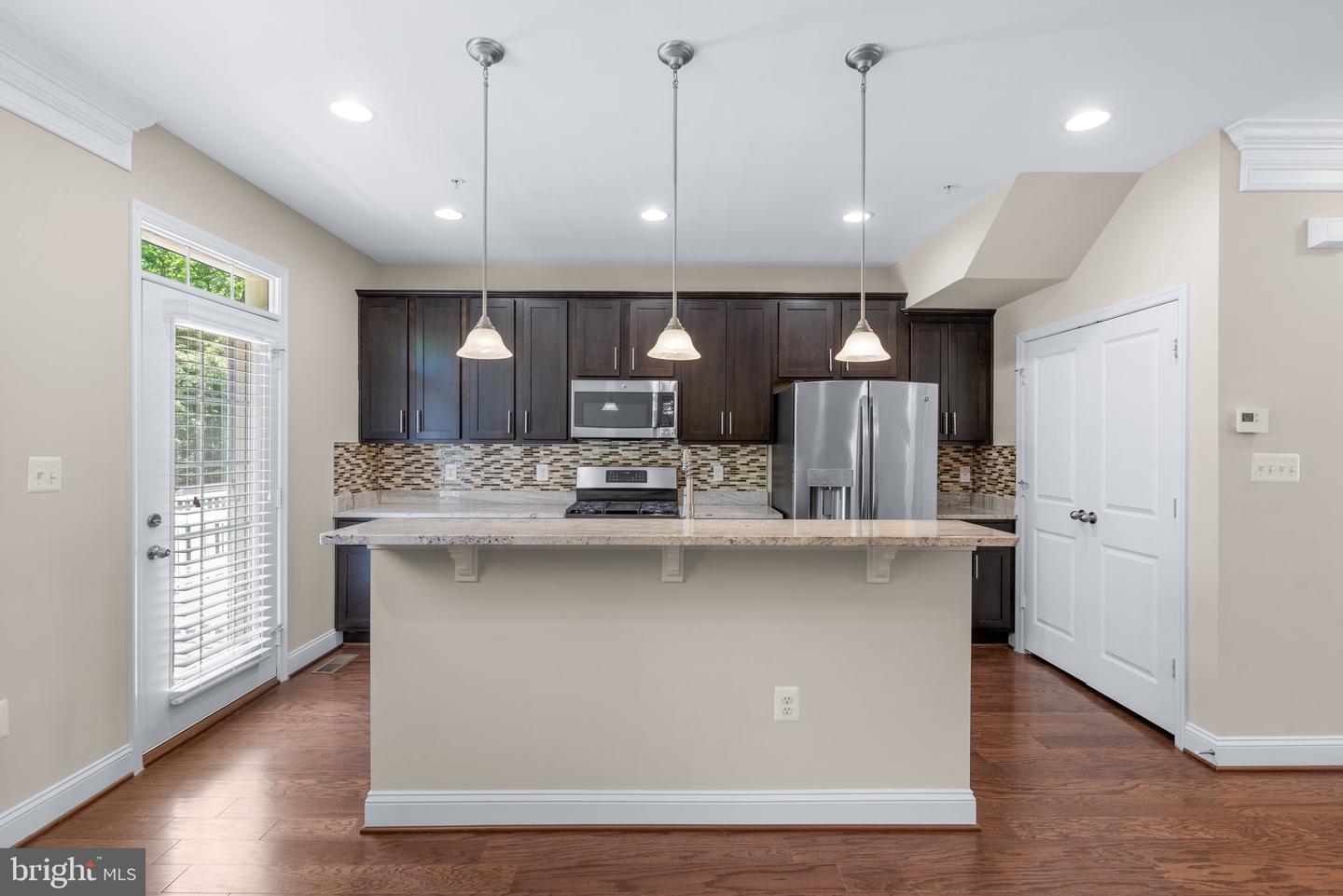 205 Vanguard Ln
