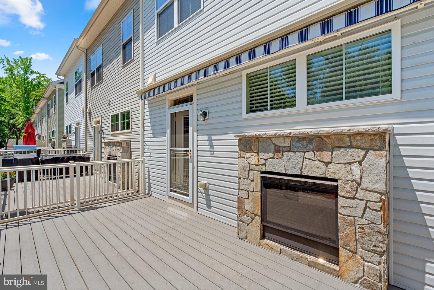 205 Vanguard Ln