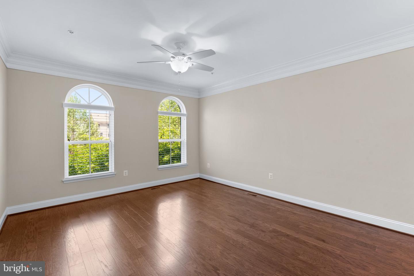 205 Vanguard Ln