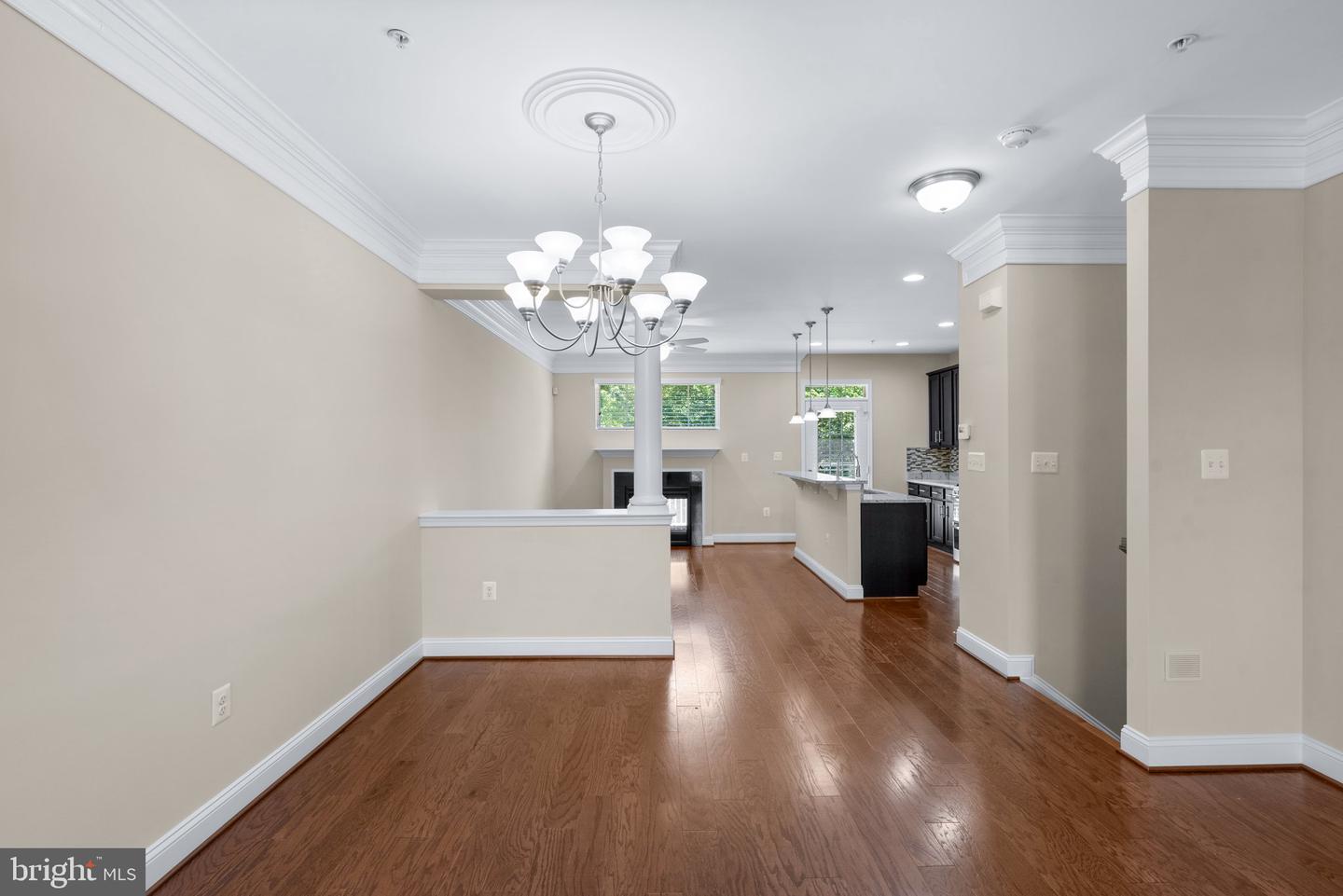 205 Vanguard Ln
