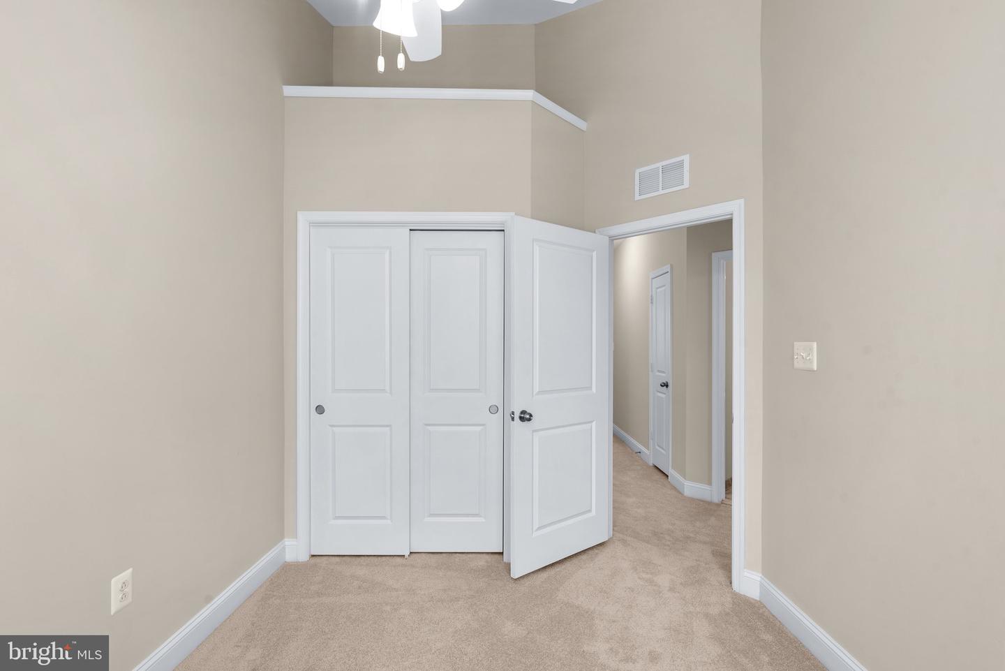 205 Vanguard Ln