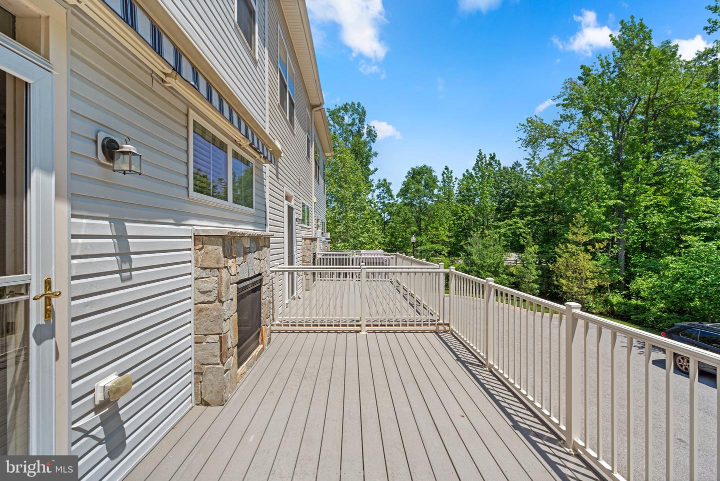 205 Vanguard Ln