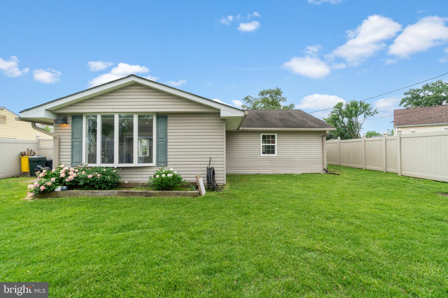 1802 Lansing Rd