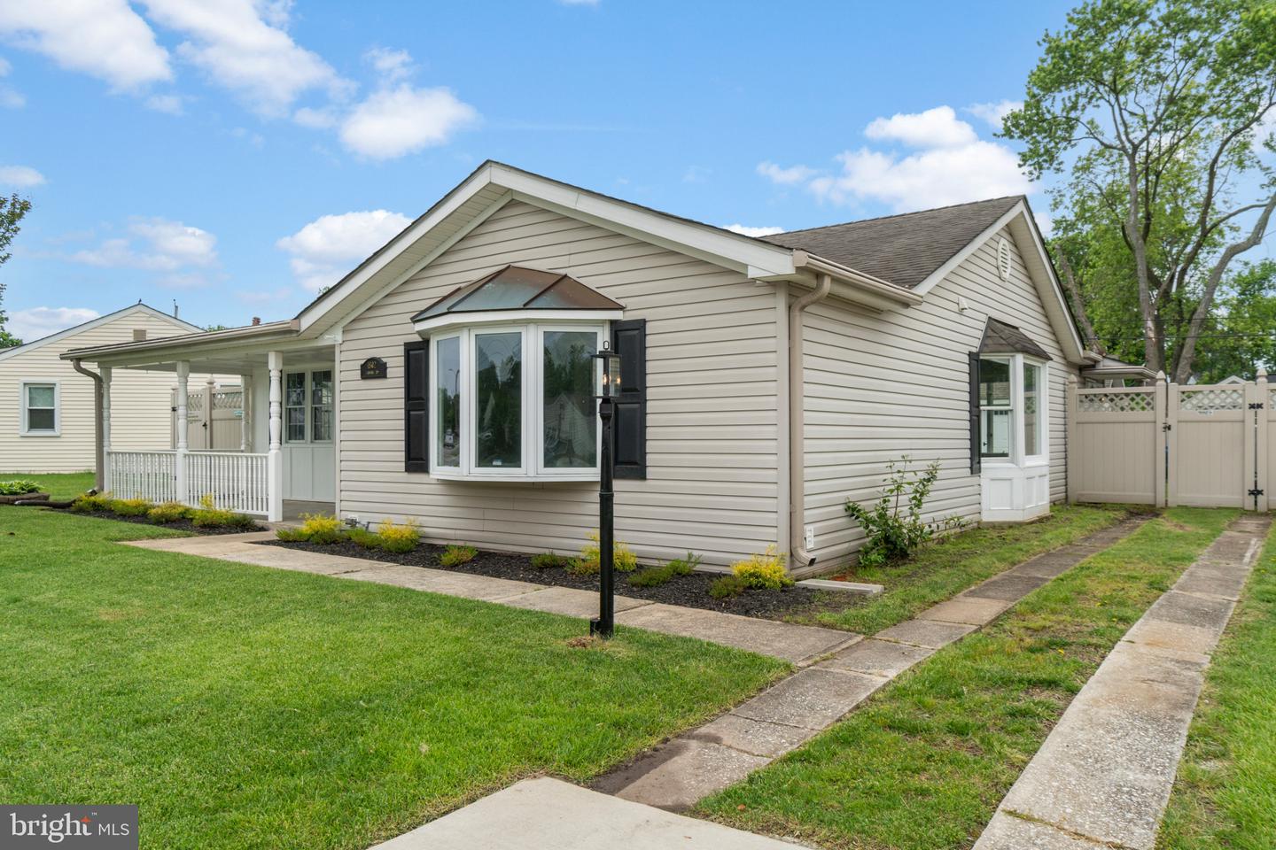 1802 Lansing Rd