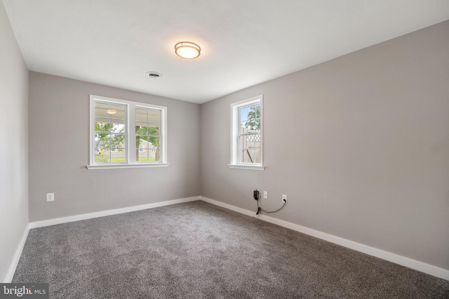 1802 Lansing Rd