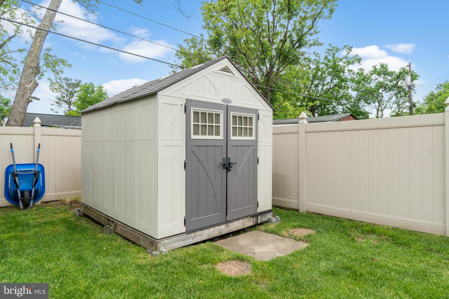 1802 Lansing Rd