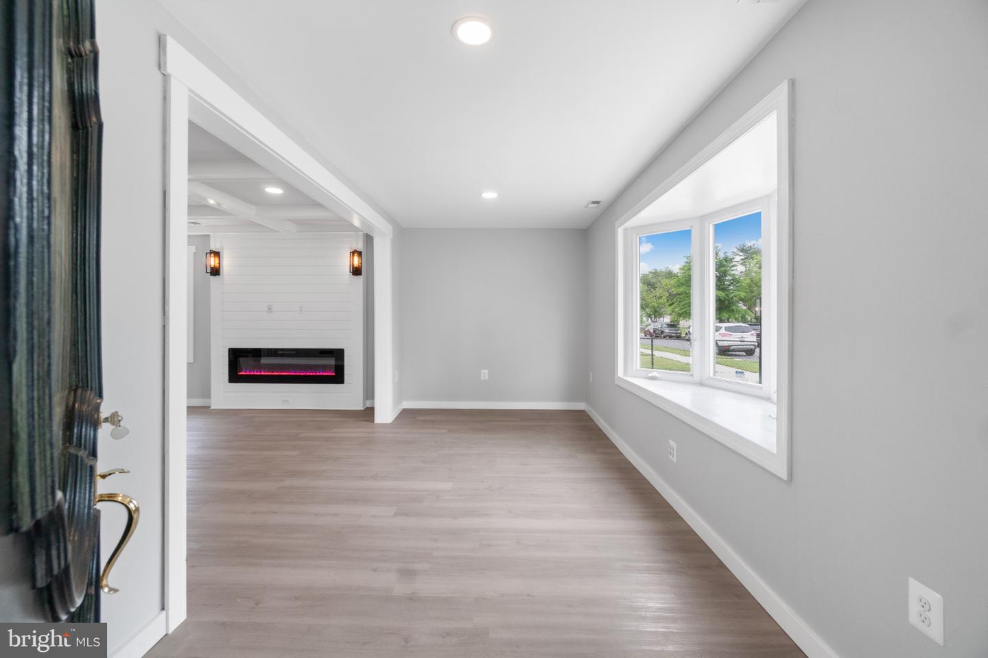1802 Lansing Rd