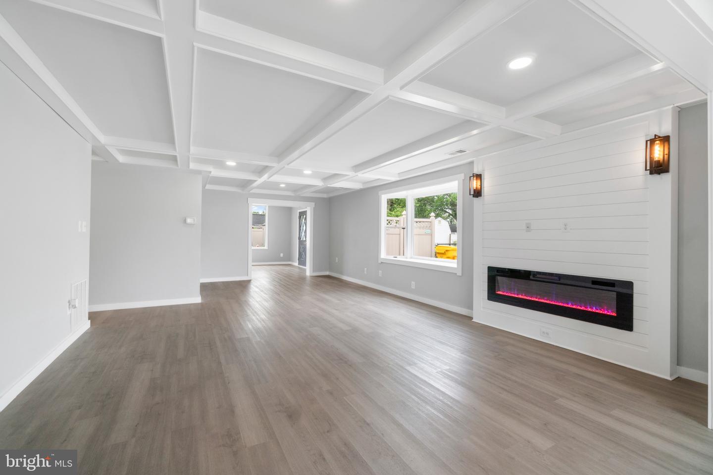 1802 Lansing Rd