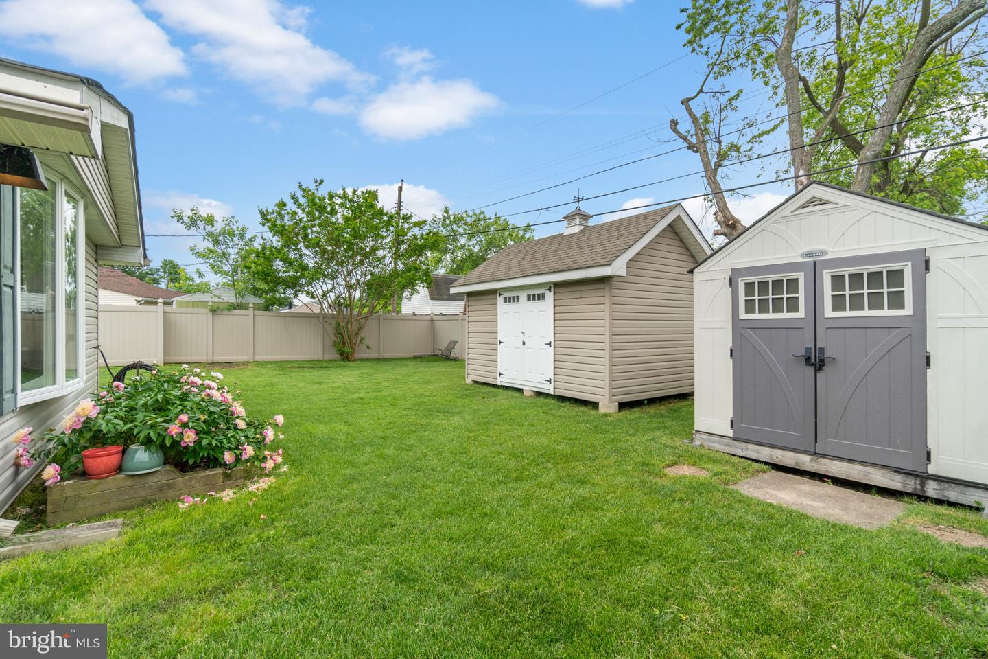 1802 Lansing Rd