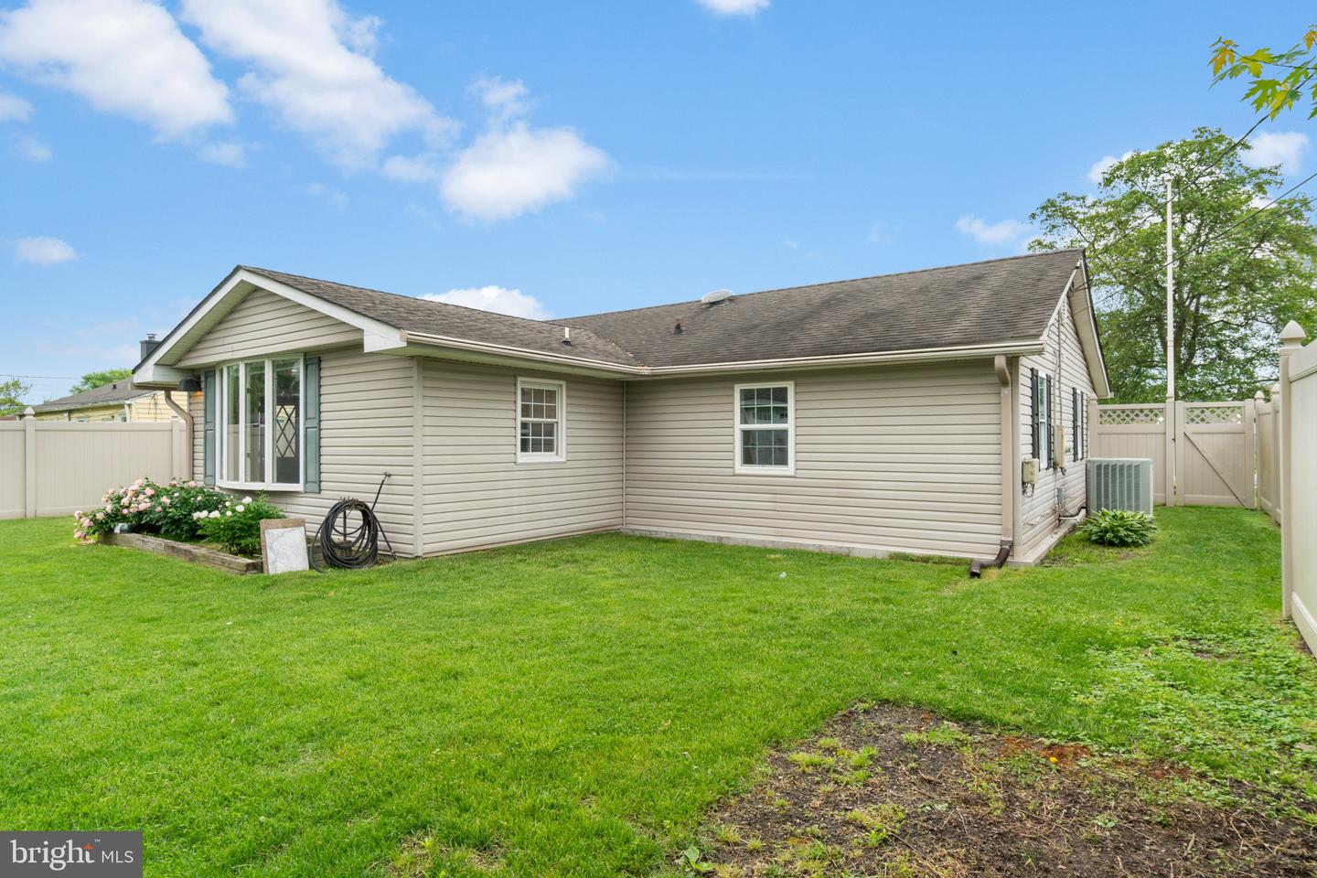 1802 Lansing Rd