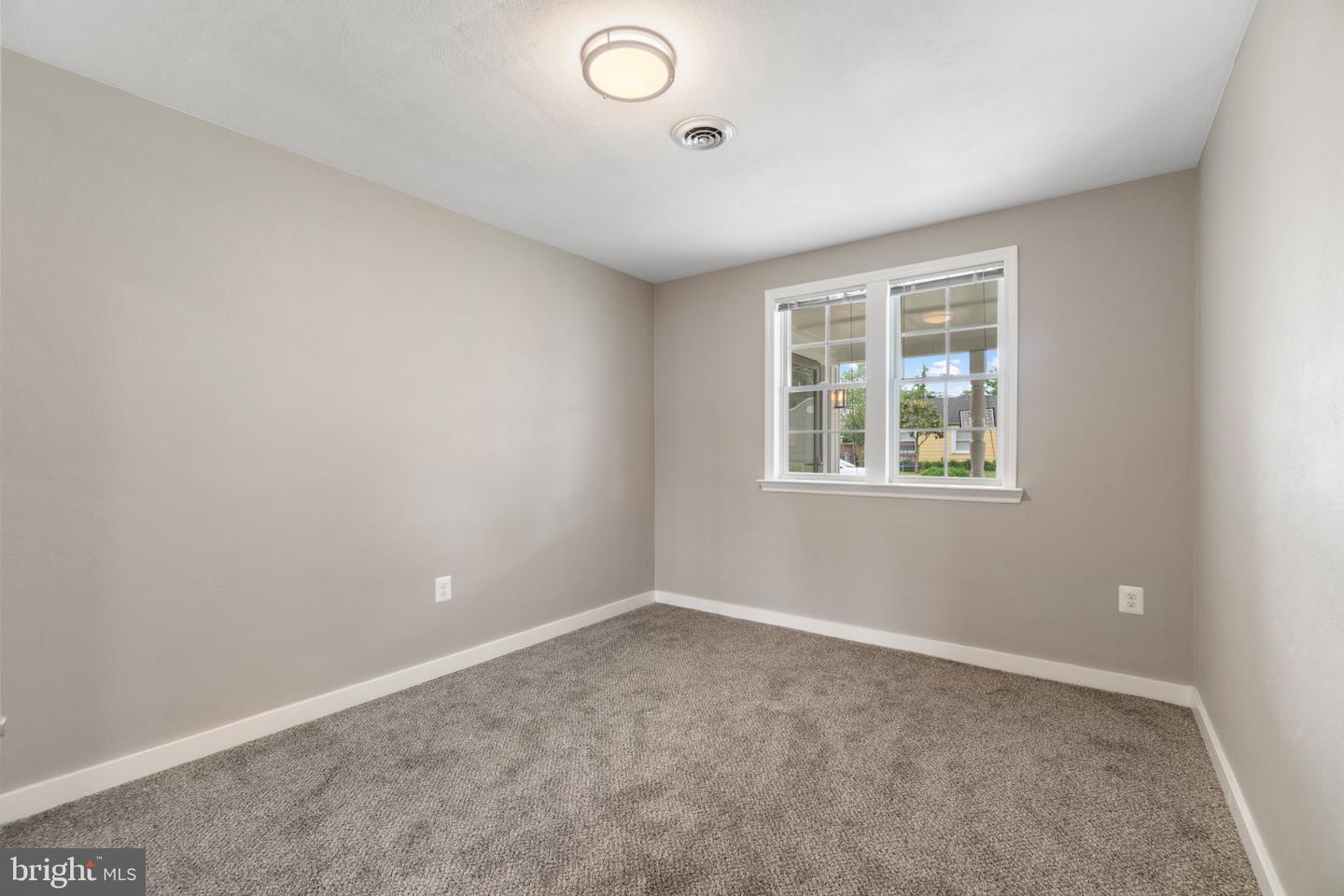 1802 Lansing Rd