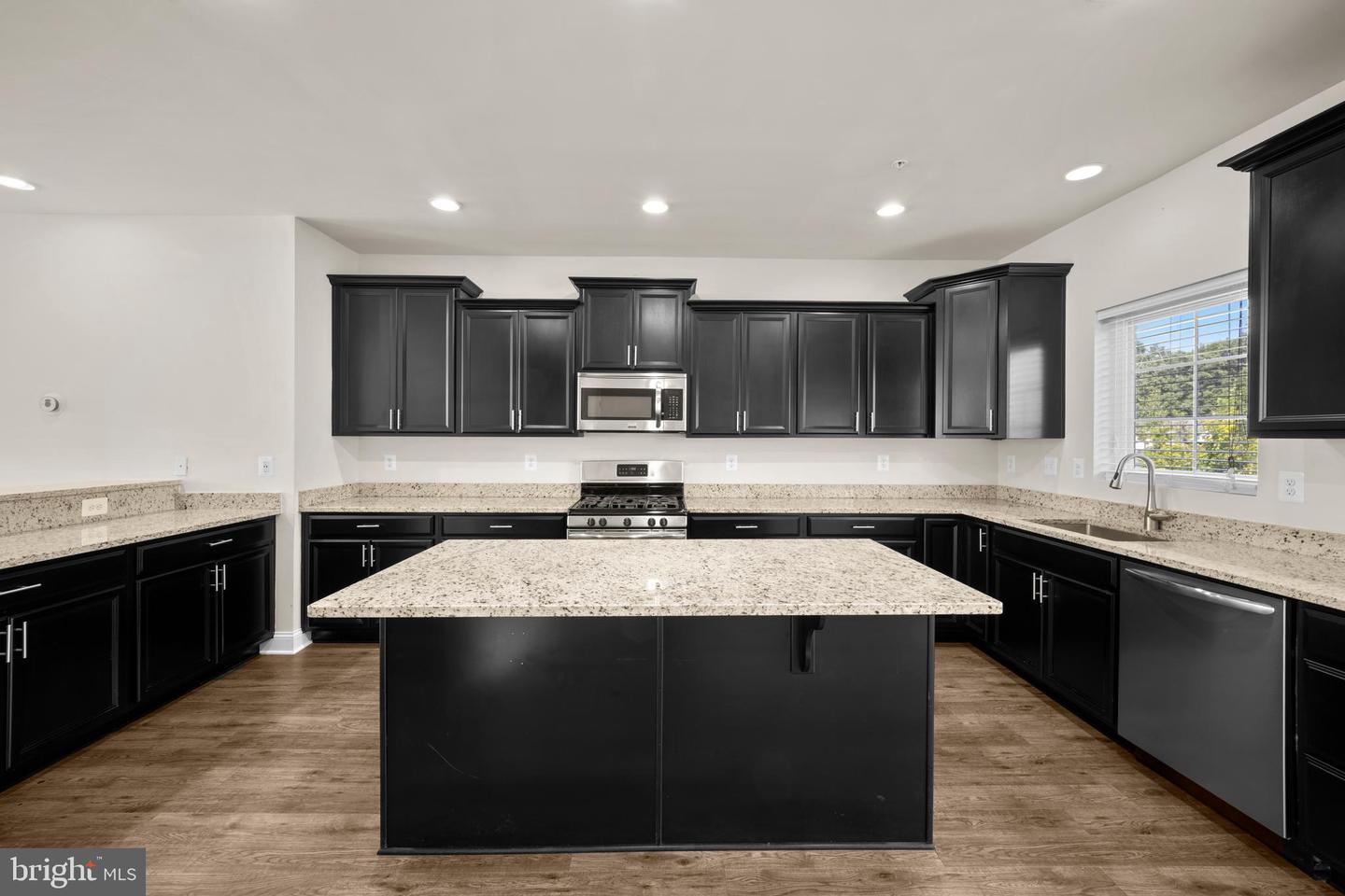 8437 KENDALL CT