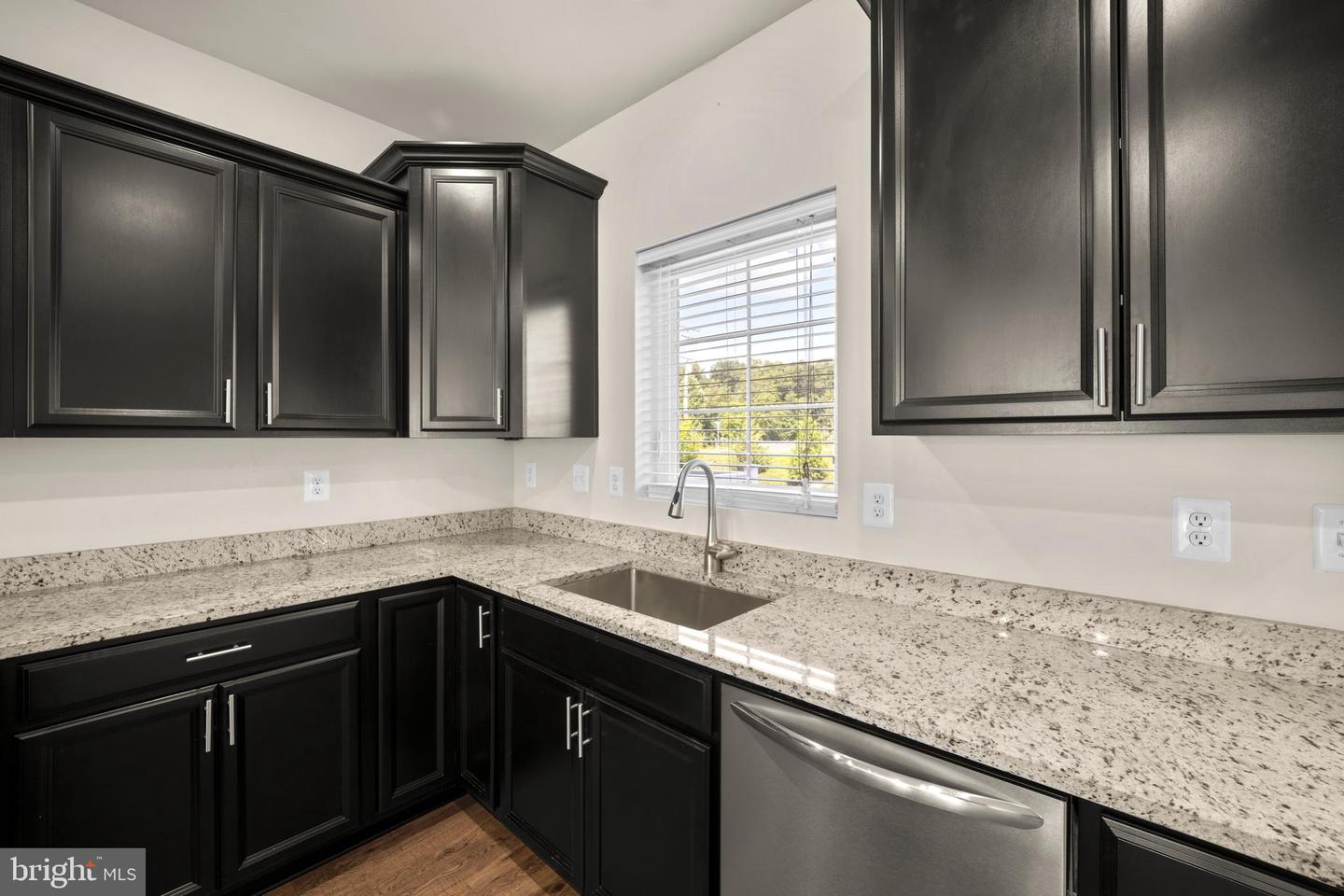 8437 KENDALL CT