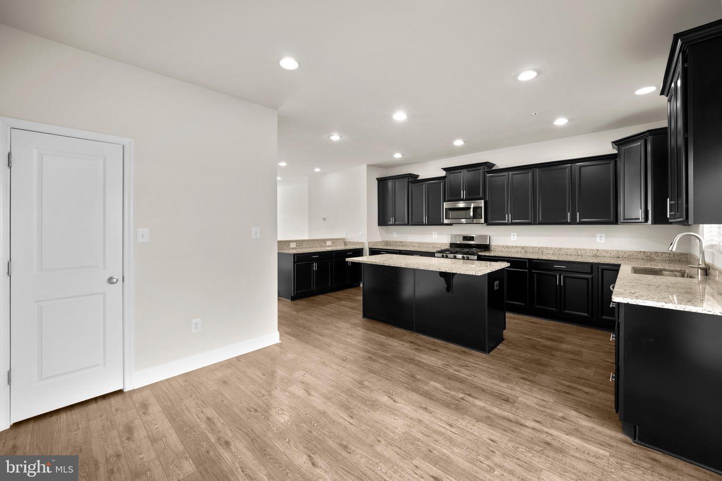 8437 KENDALL CT