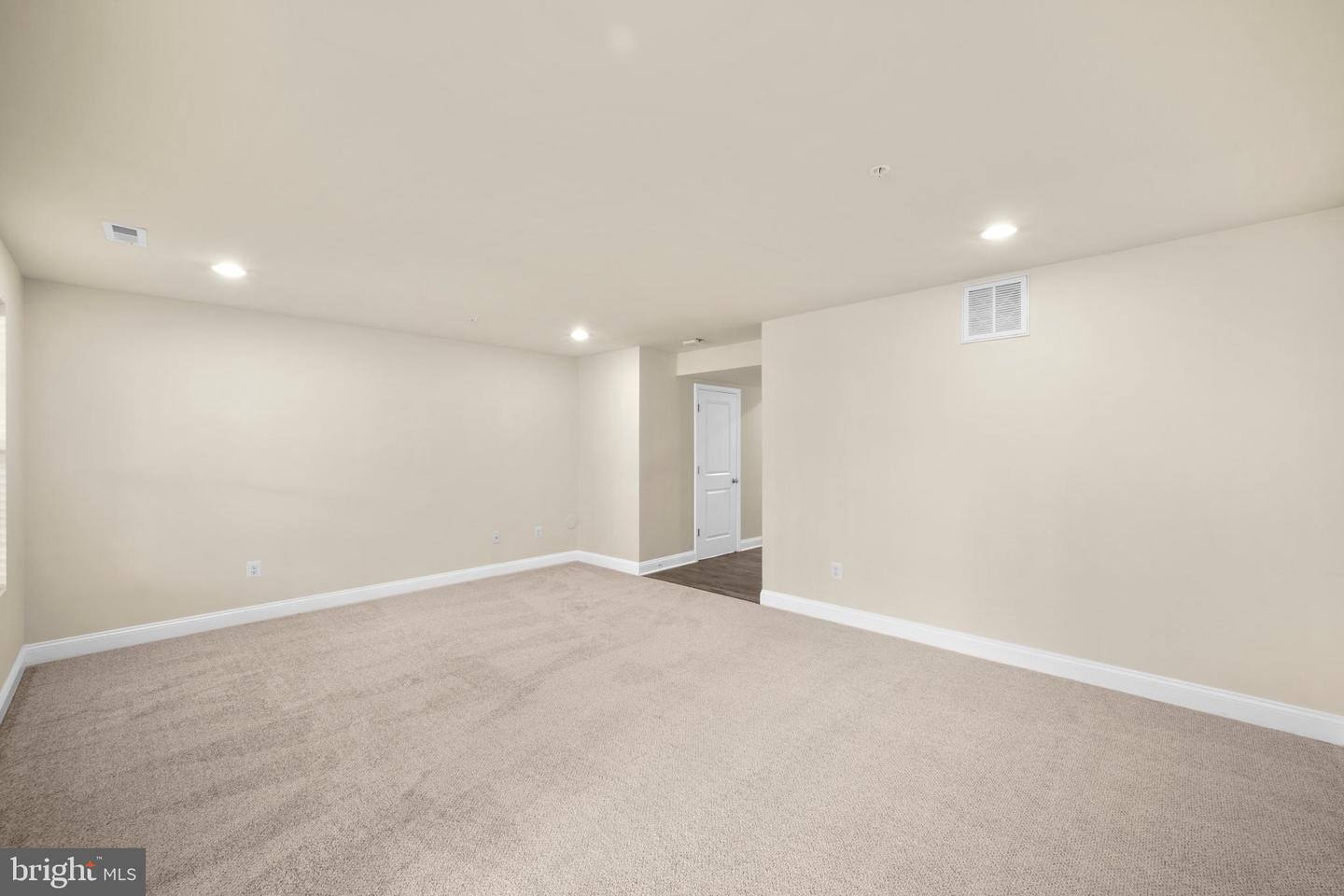 8437 KENDALL CT