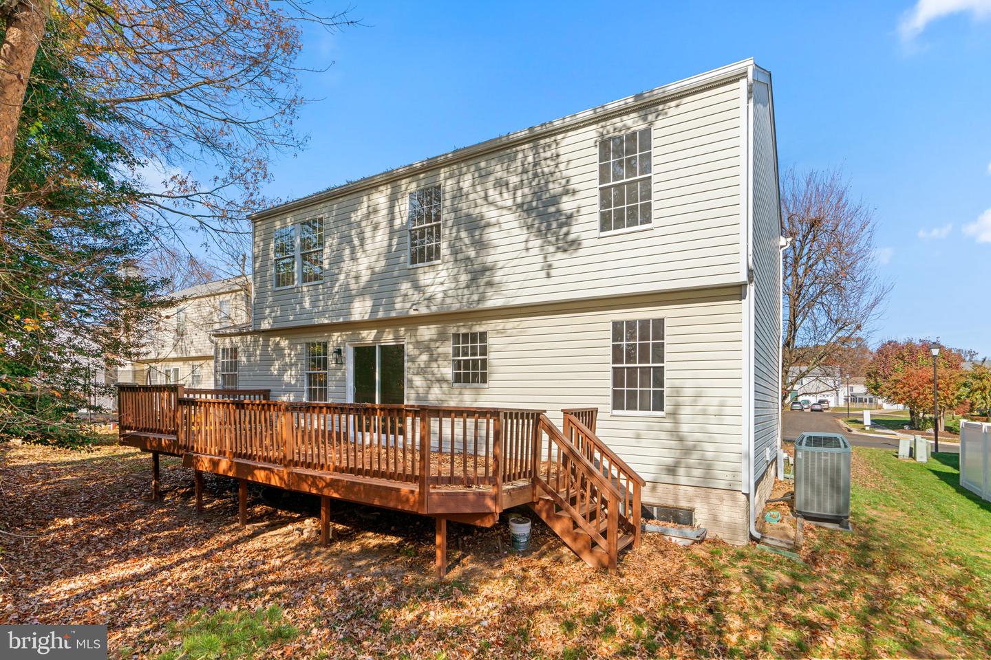 1910 Artillery Ln