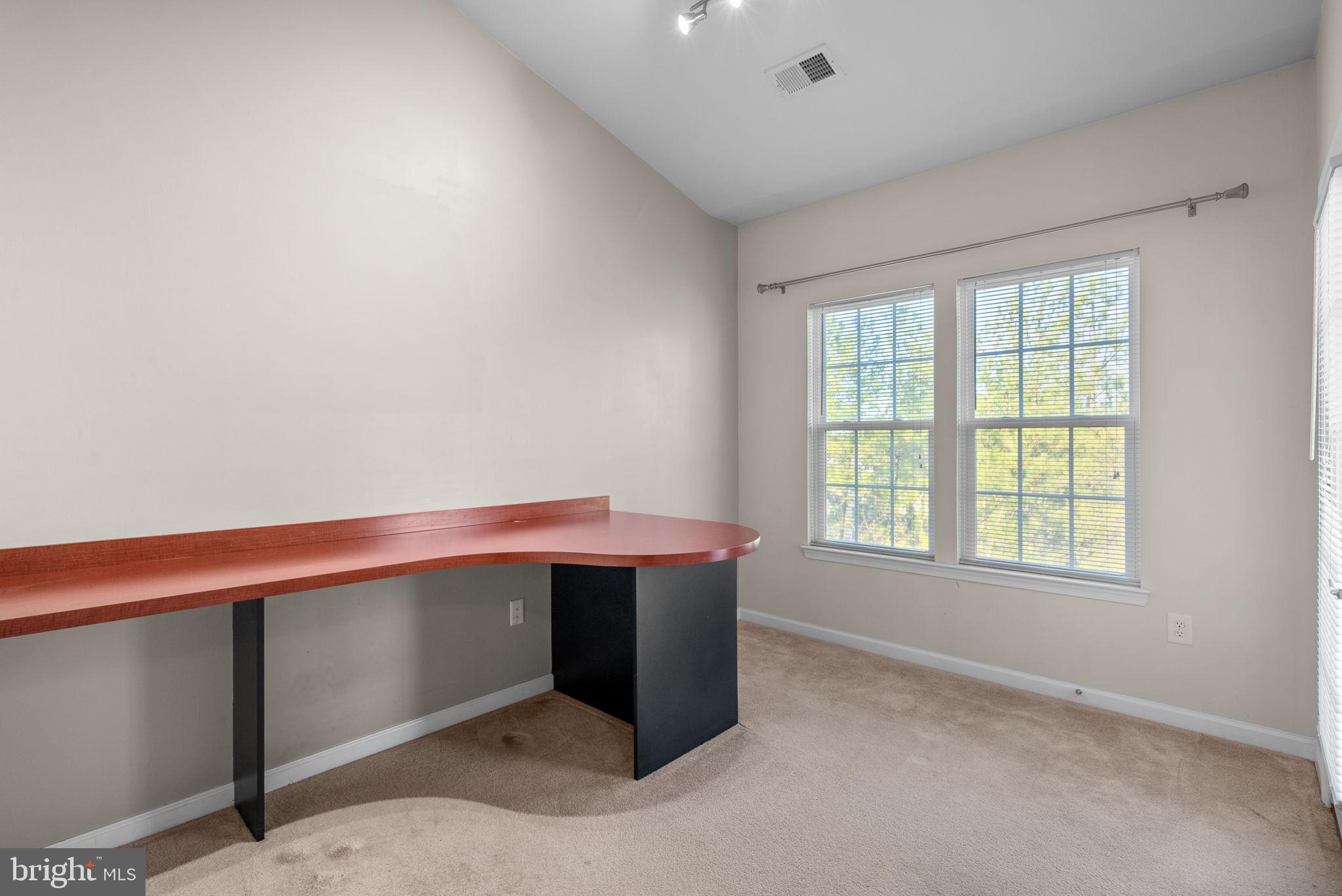 1622 Hardwick Ct #402