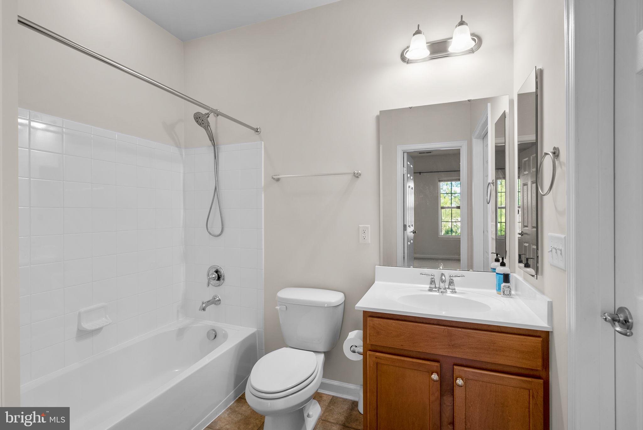 1622 Hardwick Ct #402