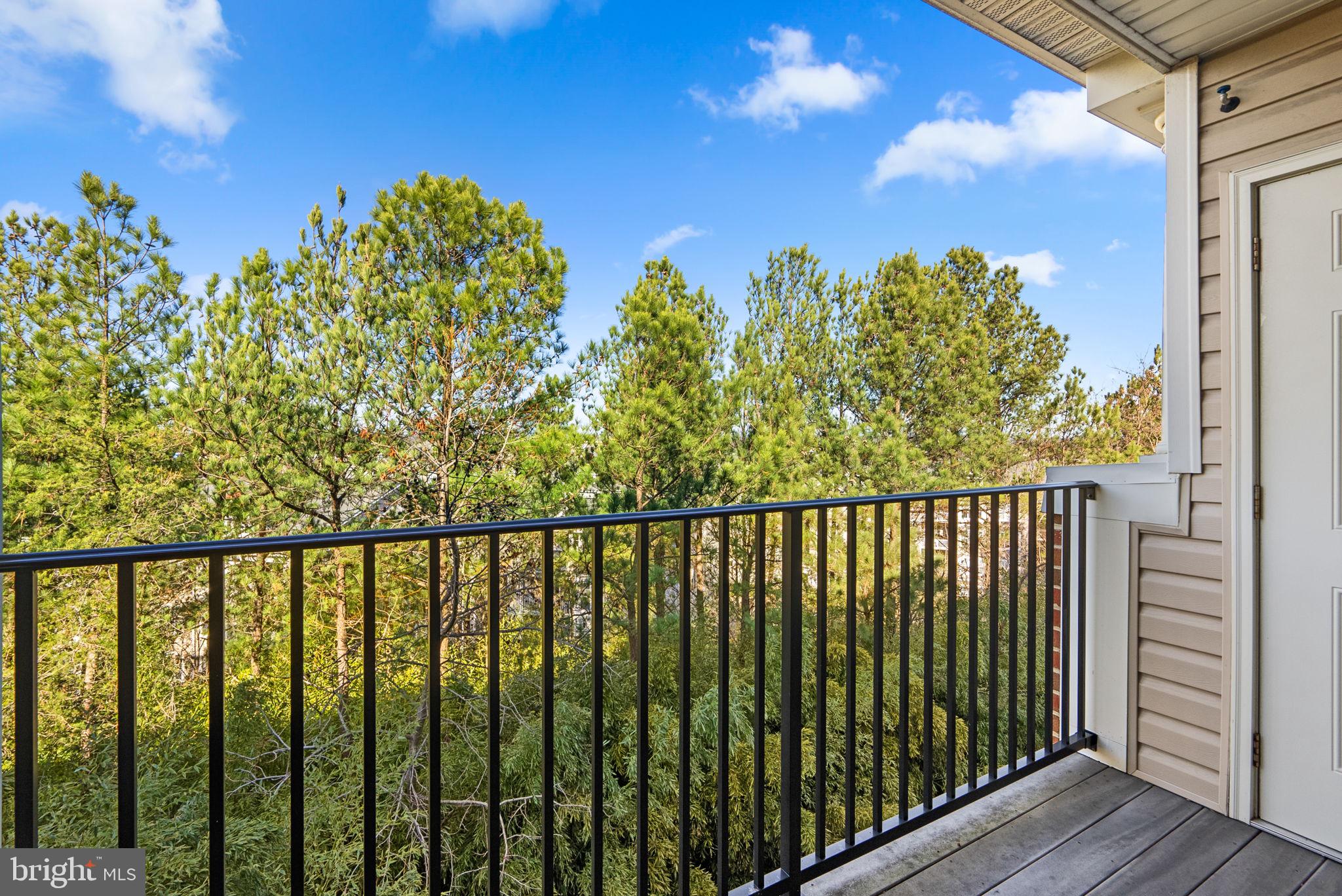 1622 Hardwick Ct #402