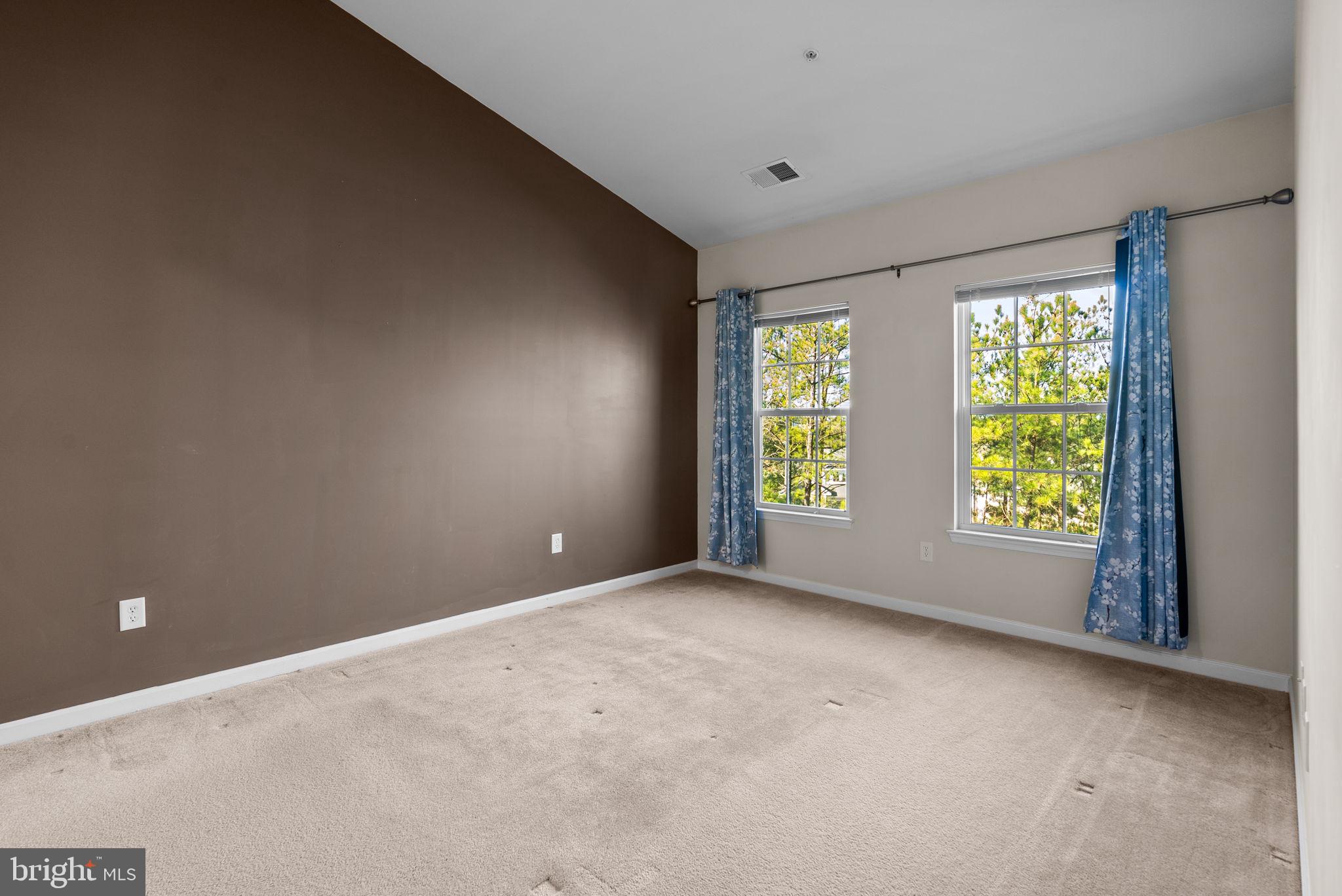 1622 Hardwick Ct #402